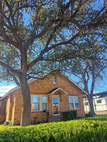 1106 Silas Street, Sweetwater, TX 79556