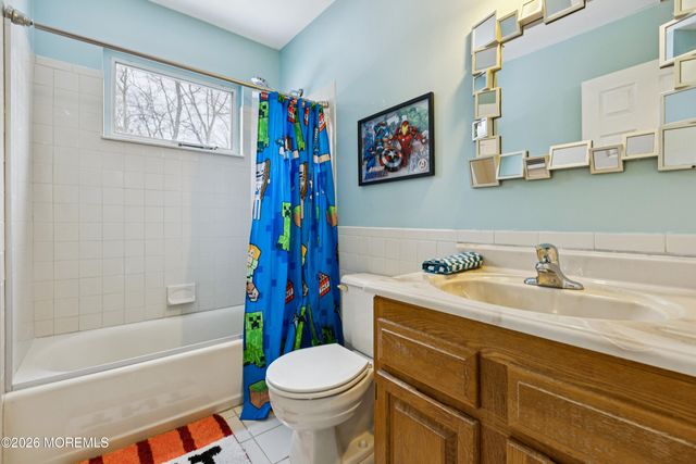 12 Crest Road, Jackson, NJ 08527