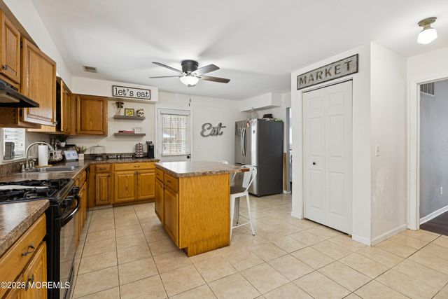 12 Crest Road, Jackson, NJ 08527