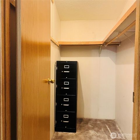 369 S Kentucky Ave, East Wenatchee, WA 98802