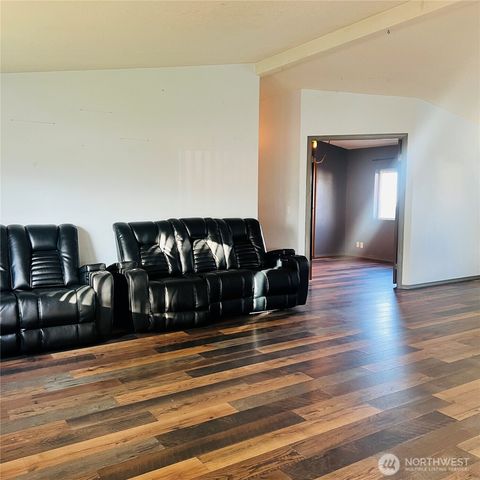 369 S Kentucky Ave, East Wenatchee, WA 98802