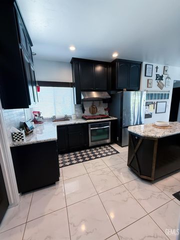 15608 Sammie Avenue, Bakersfield, CA 93314