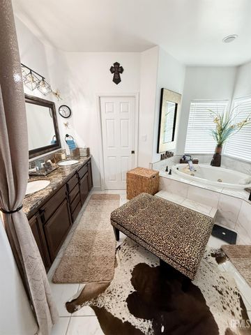 15608 Sammie Avenue, Bakersfield, CA 93314