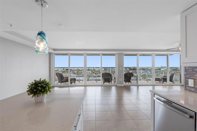 223 ISLAND WAY 7F, Clearwater Beach, FL 33767