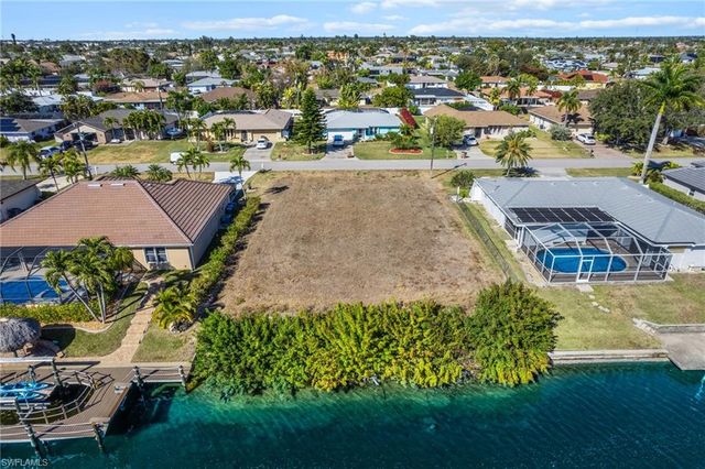 322 SE 33rd ST, Cape Coral, FL 33904