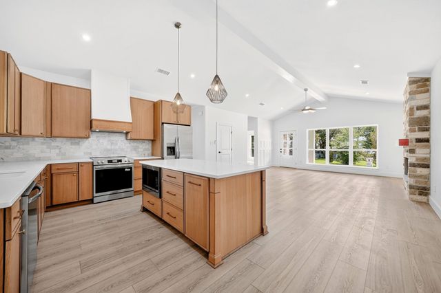 298 Autumn Wood Trail, Gun Barrel City, TX 75156