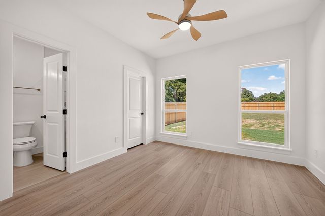 298 Autumn Wood Trail, Gun Barrel City, TX 75156