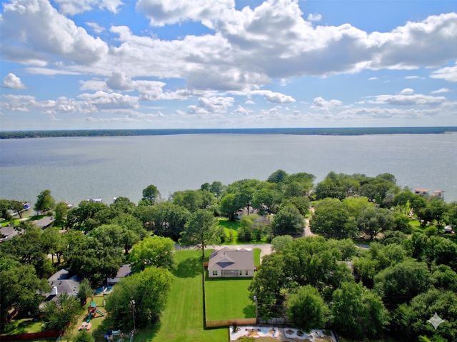298 Autumn Wood Trail, Gun Barrel City, TX 75156