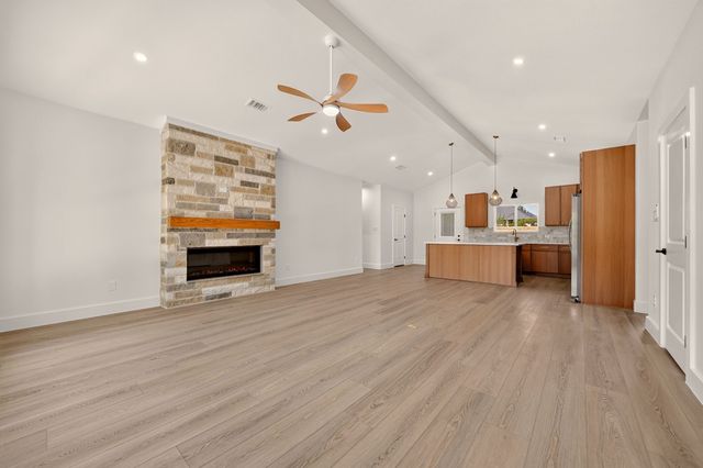 298 Autumn Wood Trail, Gun Barrel City, TX 75156