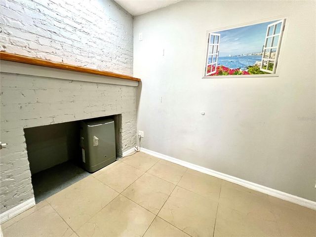 947 PINEDALE AVENUE, Orlando, FL 32808