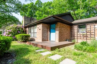 212 N Maple Street, Saugatuck, MI 49453