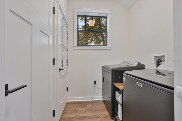 1806 E CARACAS STREET, Tampa, FL 33610