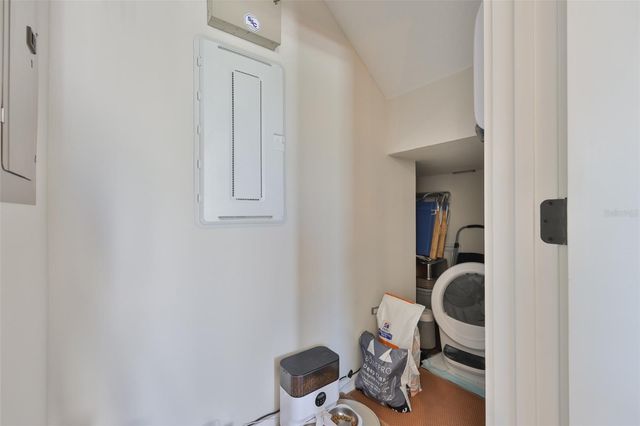 1806 E CARACAS STREET, Tampa, FL 33610