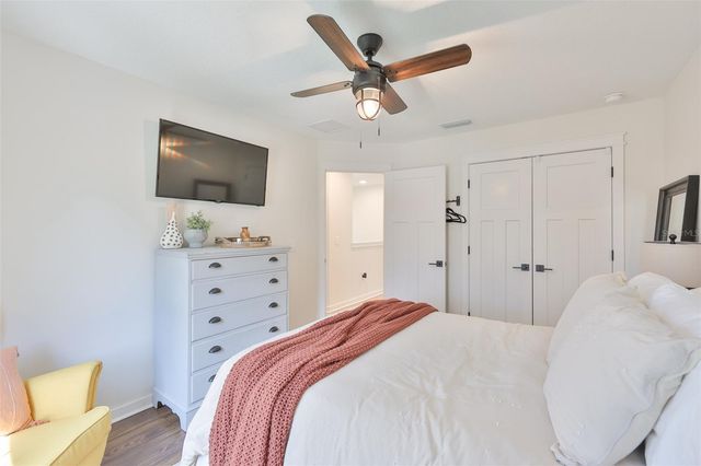 1806 E CARACAS STREET, Tampa, FL 33610