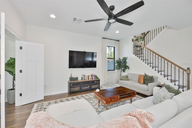 1806 E CARACAS STREET, Tampa, FL 33610