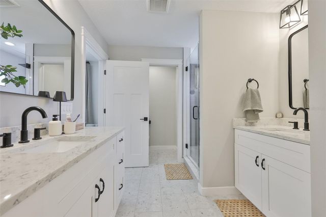 1806 E CARACAS STREET, Tampa, FL 33610