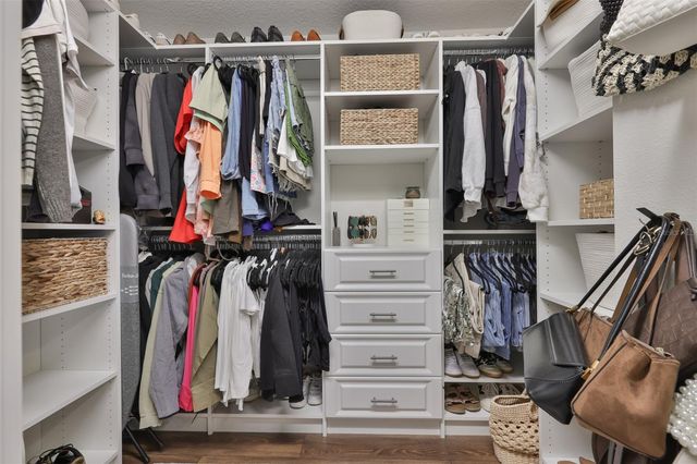 1806 E CARACAS STREET, Tampa, FL 33610