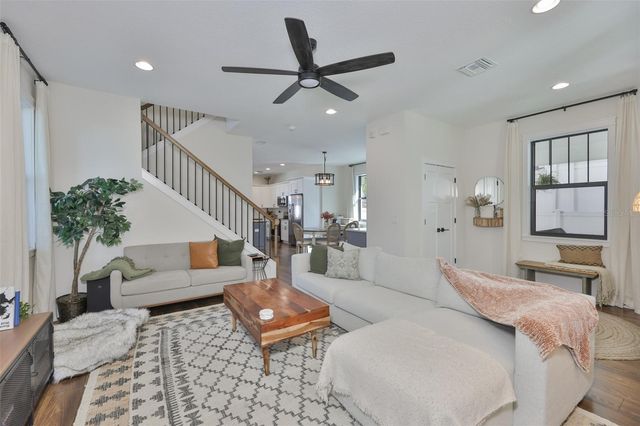 1806 E CARACAS STREET, Tampa, FL 33610