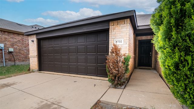 8732 Stone Valley Drive, Fort Worth, TX 76244