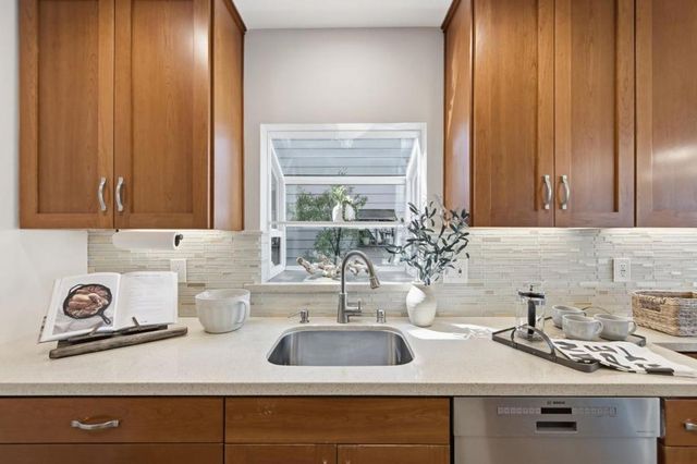 905 Middlefield 971, Mountain View, CA 94043