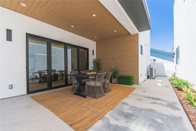 8251 Friesland Drive, Huntington Beach, CA 92646