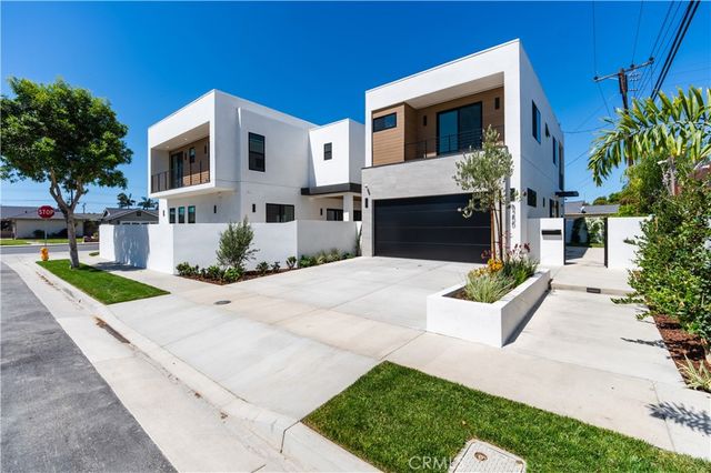 8251 Friesland Drive, Huntington Beach, CA 92646