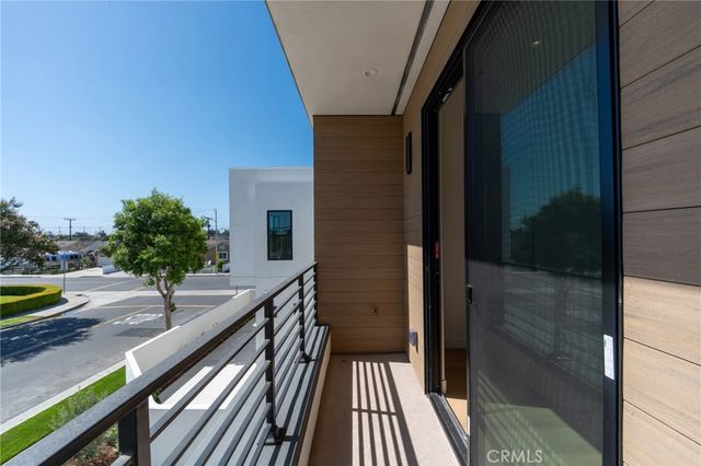8251 Friesland Drive, Huntington Beach, CA 92646