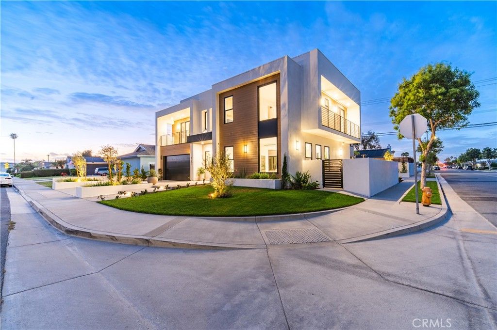 8251 Friesland Drive, Huntington Beach, CA 92646