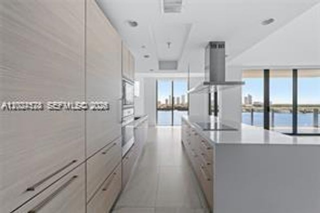 17111 Biscayne Blvd 1210, North Miami Beach, FL 33160