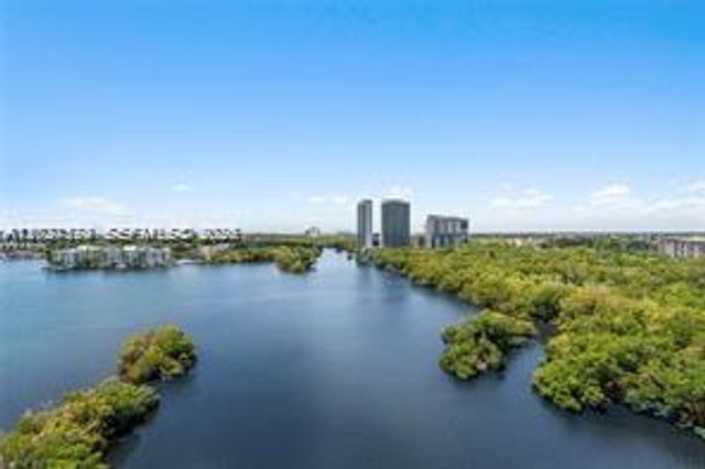 17111 Biscayne Blvd 1210, North Miami Beach, FL 33160