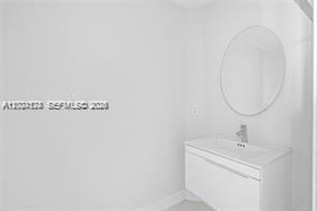 17111 Biscayne Blvd 1210, North Miami Beach, FL 33160