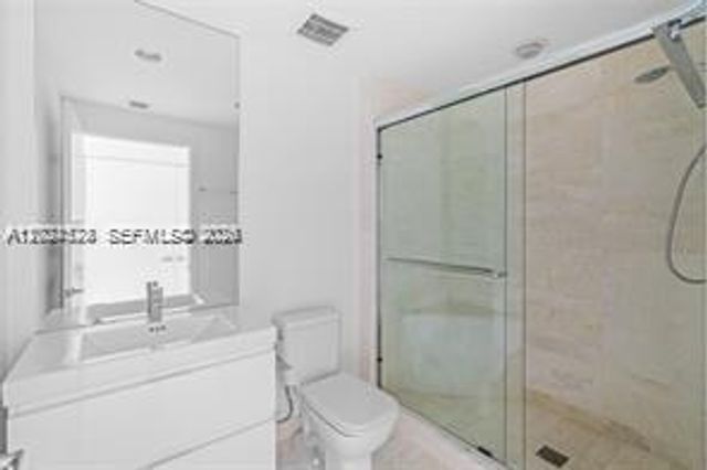 17111 Biscayne Blvd 1210, North Miami Beach, FL 33160
