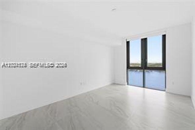 17111 Biscayne Blvd 1210, North Miami Beach, FL 33160