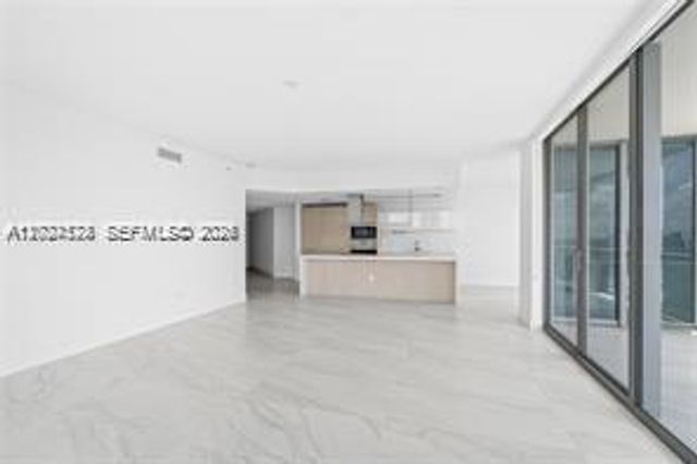 17111 Biscayne Blvd 1210, North Miami Beach, FL 33160