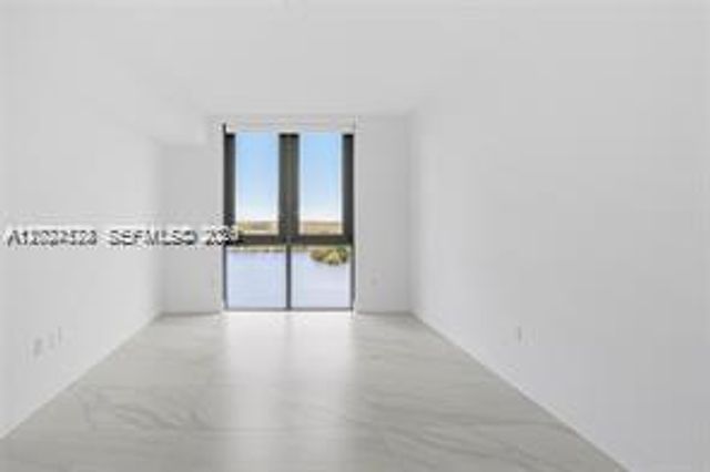 17111 Biscayne Blvd 1210, North Miami Beach, FL 33160
