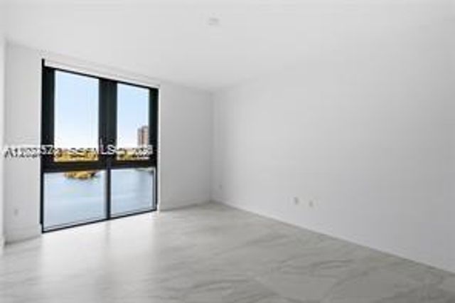 17111 Biscayne Blvd 1210, North Miami Beach, FL 33160
