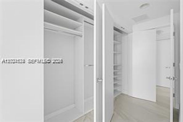 17111 Biscayne Blvd 1210, North Miami Beach, FL 33160