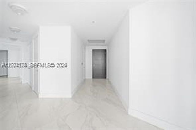 17111 Biscayne Blvd 1210, North Miami Beach, FL 33160