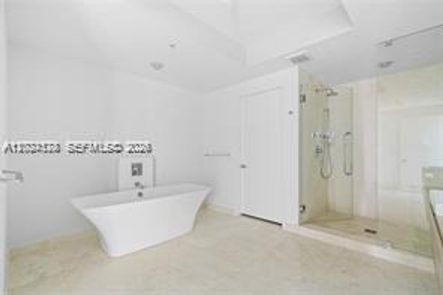 17111 Biscayne Blvd 1210, North Miami Beach, FL 33160