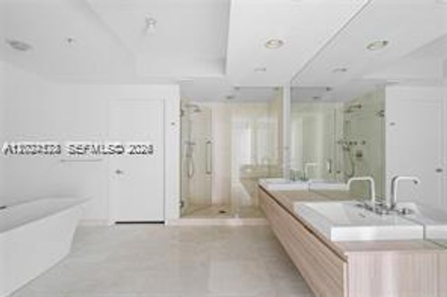 17111 Biscayne Blvd 1210, North Miami Beach, FL 33160