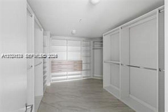 17111 Biscayne Blvd 1210, North Miami Beach, FL 33160