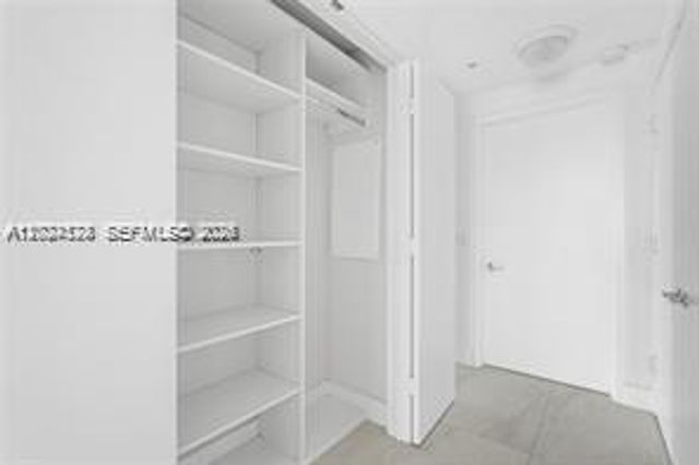 17111 Biscayne Blvd 1210, North Miami Beach, FL 33160
