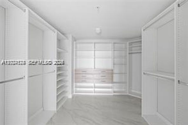 17111 Biscayne Blvd 1210, North Miami Beach, FL 33160