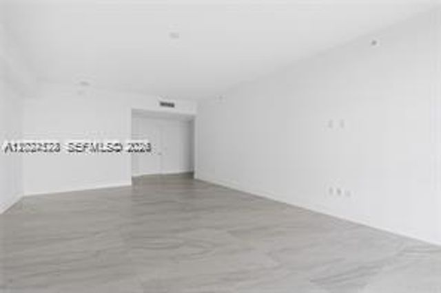 17111 Biscayne Blvd 1210, North Miami Beach, FL 33160