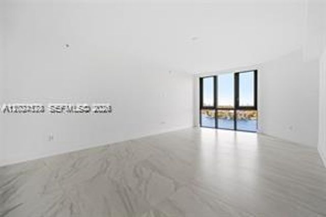 17111 Biscayne Blvd 1210, North Miami Beach, FL 33160