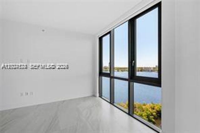 17111 Biscayne Blvd 1210, North Miami Beach, FL 33160