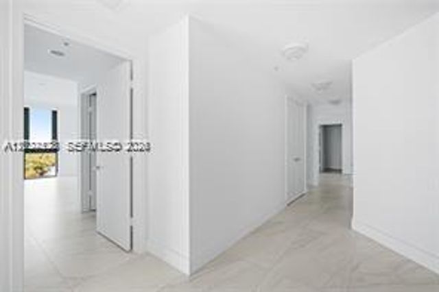 17111 Biscayne Blvd 1210, North Miami Beach, FL 33160