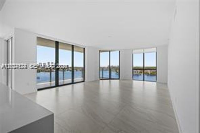 17111 Biscayne Blvd 1210, North Miami Beach, FL 33160