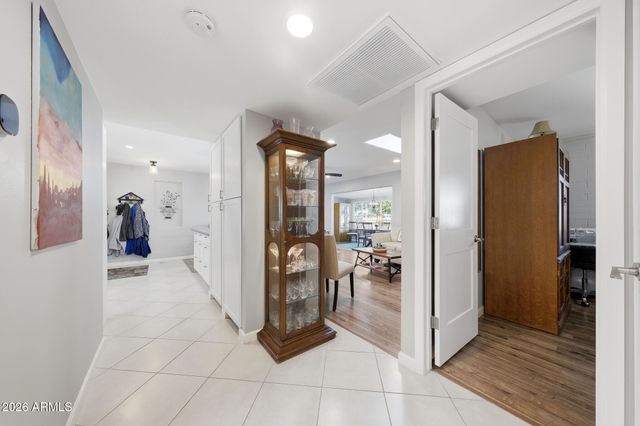 10746 W ABBOTT Avenue, Sun City, AZ 85351