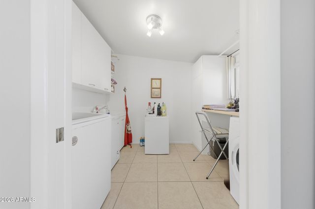 10746 W ABBOTT Avenue, Sun City, AZ 85351